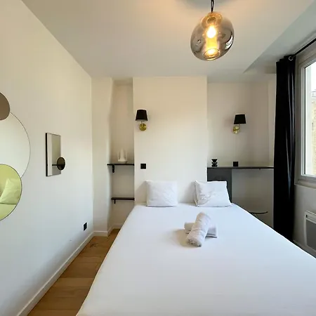 Urban Flat 97 - Spacious 1 Bedroom In * Paris