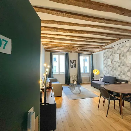Urban Flat 97 - Spacious 1 Bedroom In * Paris