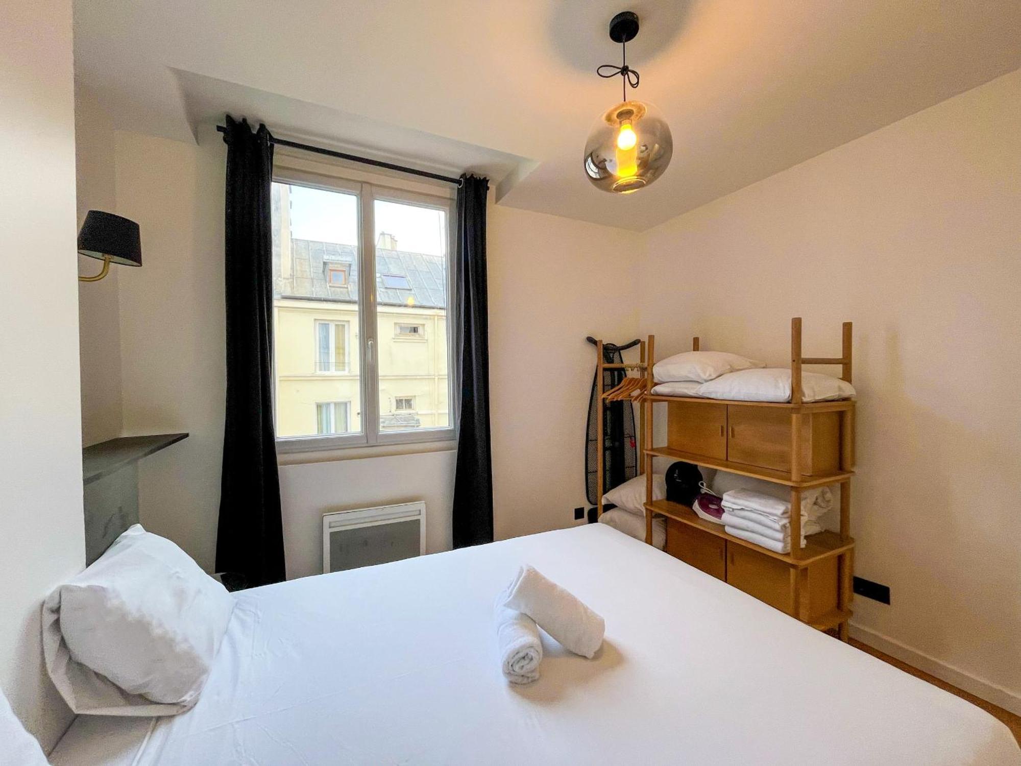 Urban Flat 97 - Spacious 1 Bedroom In Apartment *